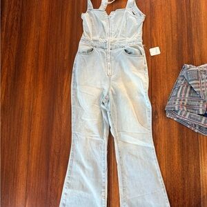 Free people Light Wash Denim Jumpsuit Crvy 2nd avenue nwt